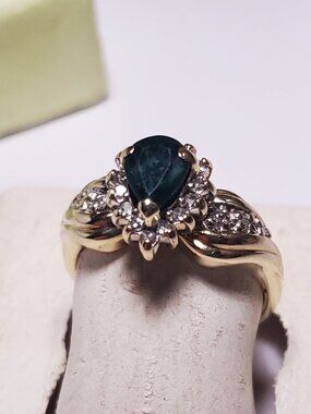 Estate 1.15cttw Natural Pear Cut Emerald &Halo Diamond shrimp 10Kt YG Ring#24470